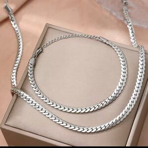 Elegant stainless steel necklace and bracelet set